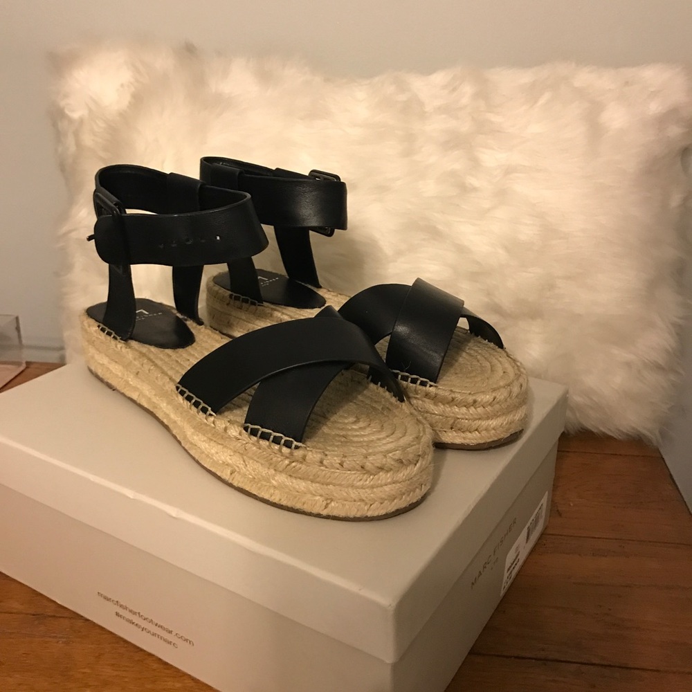 NWT. Marc Fisher Vienna espadrilles